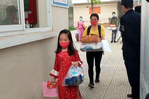 Xúc cảm đặc biệt của học sinh trường Xuân Phương khi hết cách ly ngày mùng 3 Tết