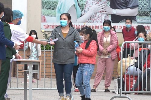 Gỡ bỏ cách ly tại trường Tiểu học Xuân Phương