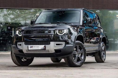 Cận cảnh Land Rover Defender 110 'xách tay' hơn 6 tỷ về Việt Nam