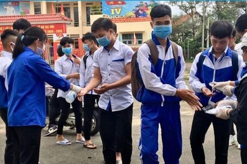 UBND tỉnh Lâm Đồng cho phép học sinh đi học trở lại