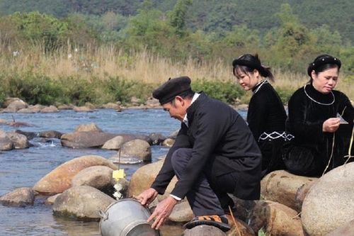 Lấy nước đầu năm - Nét văn hóa đẹp của người Tày, Nùng