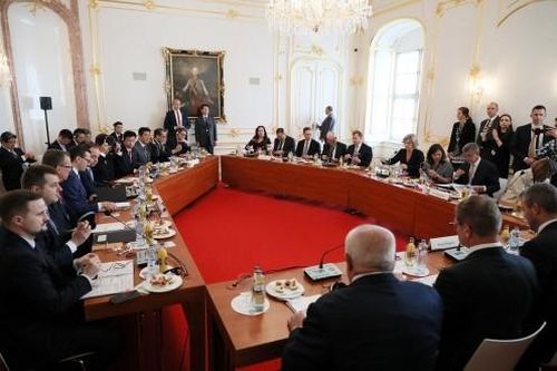 Ngoại trưởng Nhật Bản gửi thư chúc mừng 30 năm thành lập Nhóm Visegrad