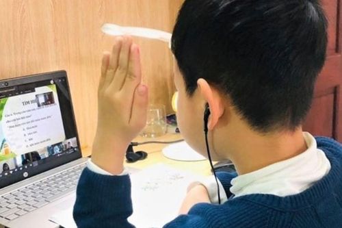 Học sinh Hà Nội học online ở nhà hết tháng 2