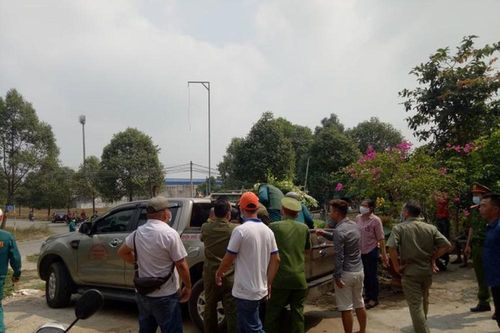 Khống chế kẻ ngáo đá chốt cửa, phóng hỏa đòi chết trong khu chung cư