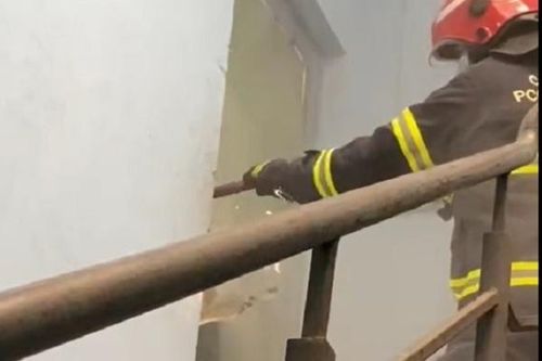 Cảnh sát phá cửa giải cứu hai anh em bị kẻ 'ngáo đá' khống chế ở Bình Dương