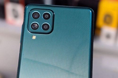 Samsung ra mắt smartphone pin 7.000 mAh, RAM 8 GB, giá hơn 8 triệu đồng