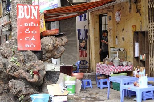 100k/bát bún giải ngán ngày Tết, chị em ngẩn ngơ rút ví