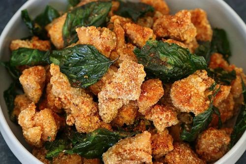 Cách làm gà chiên lá quế giòn rụm