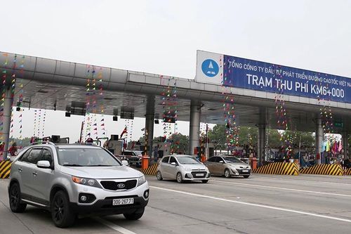 Người dân trở lại Hà Nội sau kỳ nghỉ Tết: Không có ùn tắc nghiêm trọng