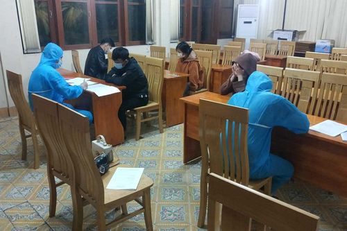 8 nam nữ thanh niên tránh chốt kiểm soát dịch bệnh sang Hải Dương