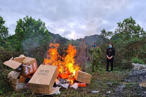 Hà Giang: Phạt gần 30 triệu đồng và buộc tiêu hủy gần 200 sản phẩm giả nhãn hiệu nổi tiếng