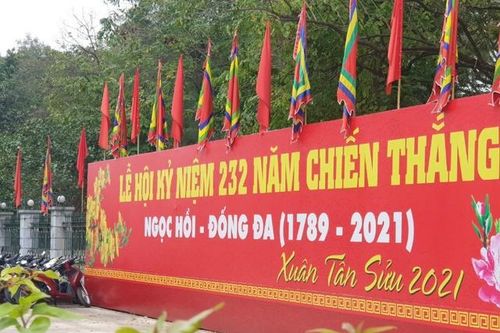 Thường trực Thành ủy Hà Nội dâng hương tưởng nhớ Quang Trung - Nguyễn Huệ