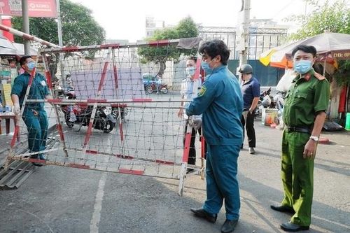 TP.HCM còn 12 điểm phong tỏa liên quan chuỗi lây nhiễm sân bay Tân Sơn Nhất