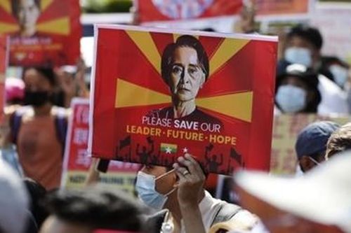 Bà Aung San Suu Kyi bị cáo buộc thêm tội danh mới