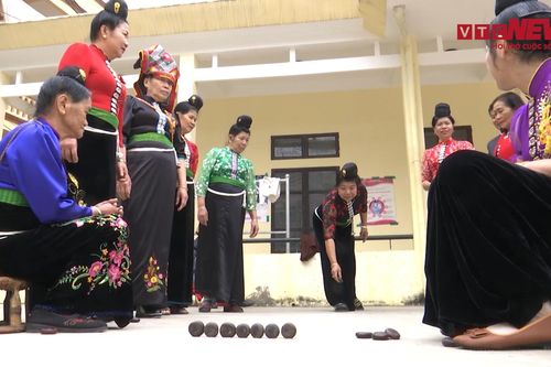 Độc đáo trò chơi Tó Má Lẹ của người dân tộc Thái