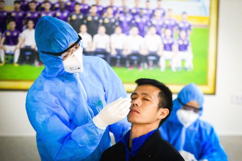 Hà Nội FC hội quân, Quang Hải, Văn Quyết được xét nghiệm COVID-19