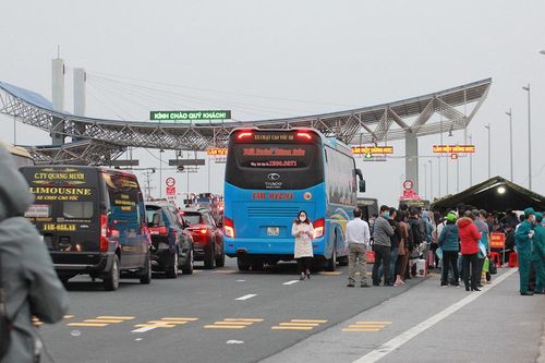 Người trở lại Quảng Ninh làm việc sau kỳ nghỉ Tết cần biết thông tin này