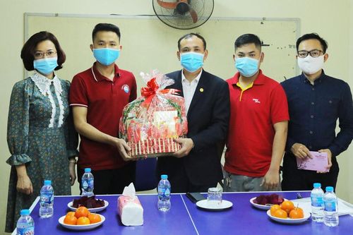 Ấm áp Tết xa nhà