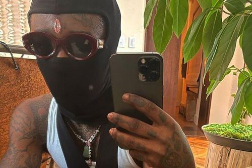 Nam rapper giải thích lý do gắn kim cương lên trán