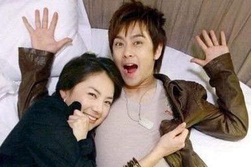 Sao 'Sợi dây chuyền định mệnh' gây tranh cãi khi chụp ảnh với bố chồng