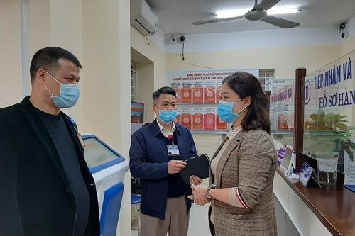 Kiểm tra công vụ đột xuất tại Hà Nội: Làm việc nghiêm túc gắn với đảm bảo phòng chống dịch từ ngày đầu năm