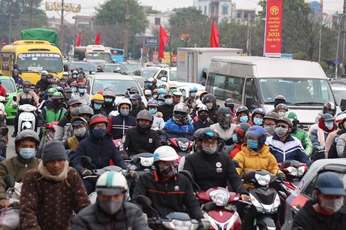 Giao thông các khu vực cửa ngõ ùn tắc cục bộ
