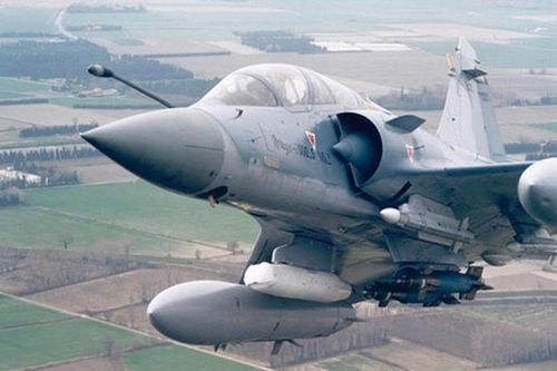 Tiêm kích Mirage-2000 và F-16 Falcon: Kẻ nào ưu việt hơn?
