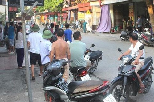 Bắc Giang: Nghi vợ ngoại tình, chồng dùng dao đâm trọng thương người khác