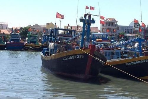 Tàu cá gặp nạn, 2 người được tìm thấy trong tình trạng hoảng loạn, 3 thuyền viên tử vong