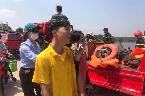 Rủ nhau tắm hồ, 2 chị em ruột đuối nước thương tâm