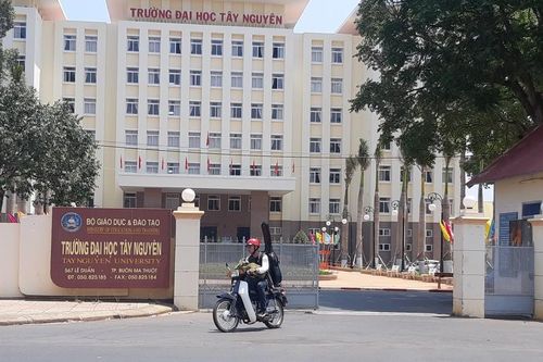 Trường đại học lớn nhất Tây Nguyên đổi hình thức học vào phút chót