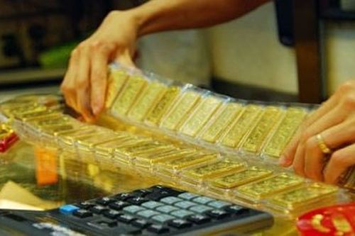 Giá vàng hôm nay 17/2: Mở hàng năm mới, tụt giảm sâu
