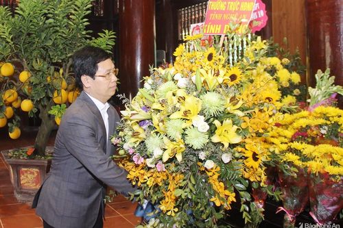 HĐND tỉnh dâng hương tưởng niệm Chủ tịch Hồ Chí Minh tại Khu Di tích Kim Liên