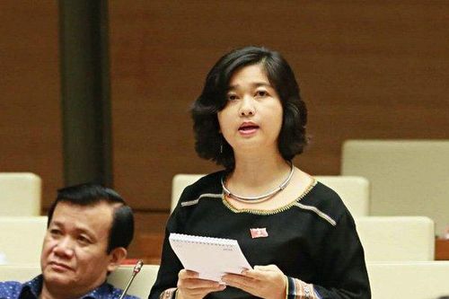 Nghị trường 'dậy sóng': Nữ đại biểu dân tộc thiểu số, 'truy hỏi' đến cùng các Bộ trưởng