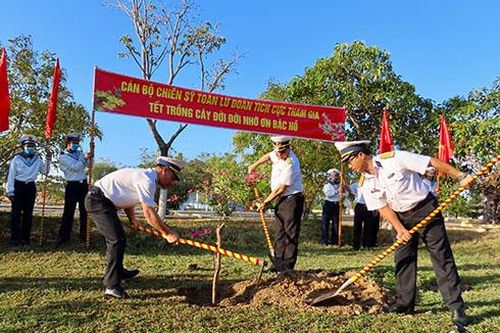 Lữ đoàn 957, Vùng 4 Hải quân trồng 500 cây xanh các loại