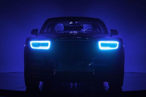 Mức độ cá nhân hóa tuyệt đỉnh của chiếc Rolls-Royce Phantom nội thất gỗ Koa Hawaii đắt giá