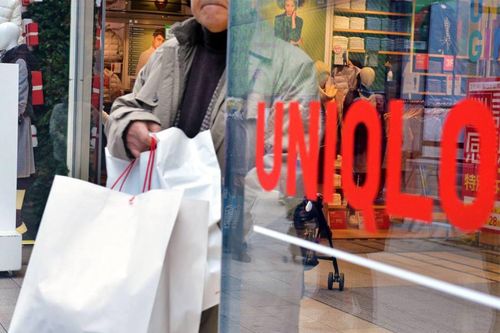 Công ty sở hữu Uniqlo lần đầu vượt mặt Zara