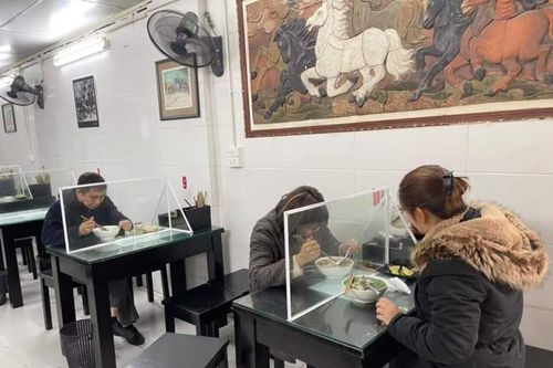 Siết chặt công tác phòng, chống dịch Covid-19 tại Hà Nội: Hàng quán đóng cửa, di tích dừng đón khách