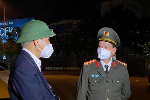 Tìm ra nguồn lây chùm ca bệnh Covid-19, Công an TP Hải Dương được ''thưởng nóng''