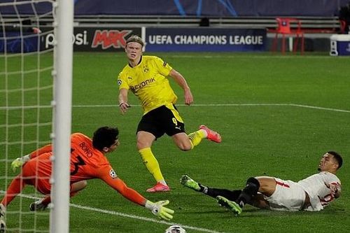 Dortmund và Porto có lợi thế, Man 'xanh' bỏ xa Man 'đỏ'