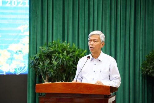 'TPHCM không có xe công đi lễ hội, dùng ngân sách tặng quà cho lãnh đạo...'