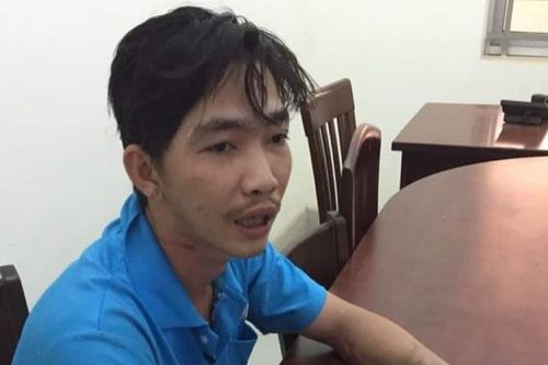 Về thăm cha mẹ, anh bị em trai đâm chết