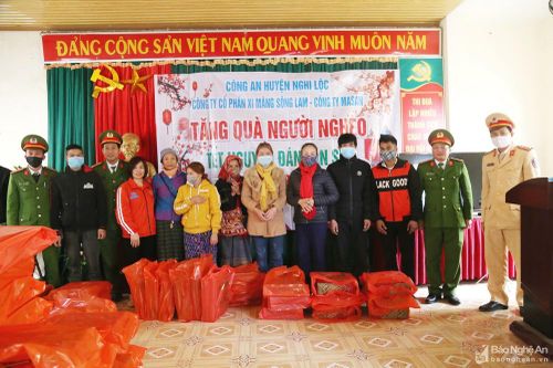 Công ty CP Xi măng Sông Lam: Hơn 3 tỷ đồng hỗ trợ người nghèo ở Nghệ An đón Tết
