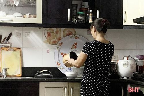 Đã ra Giêng, người giúp việc vẫn 'đủng đỉnh' ăn tết!