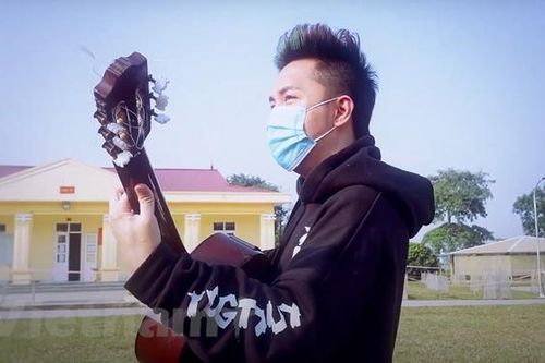 Ca sỹ Minh Vương M4U thực hiện MV chống dịch trong khu cách ly