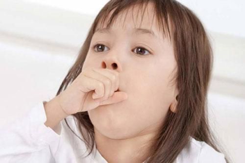 2 cách trị ho cho trẻ mà không cần dùng thuốc kháng sinh