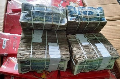 Hàng ngàn học sinh sẽ được nhận lì xì vào ngày quay lại trường sau kỳ nghỉ Tết