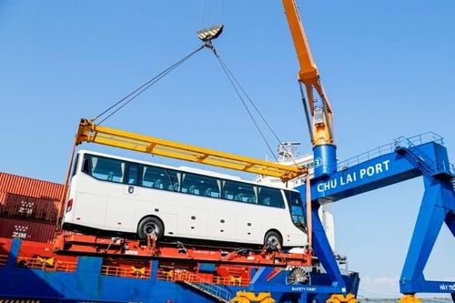 Đầu năm Tân Sửu: THACO xuất khẩu hơn 200 ô tô và phụ tùng sang Nhật Bản, Hàn Quốc...
