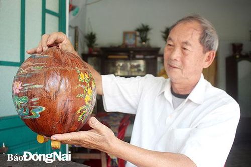 'Thổi hồn' cho bình dừa ủ trà