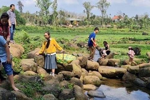 Năm mới 'xông đất' khu du lịch giếng cổ Gio An
